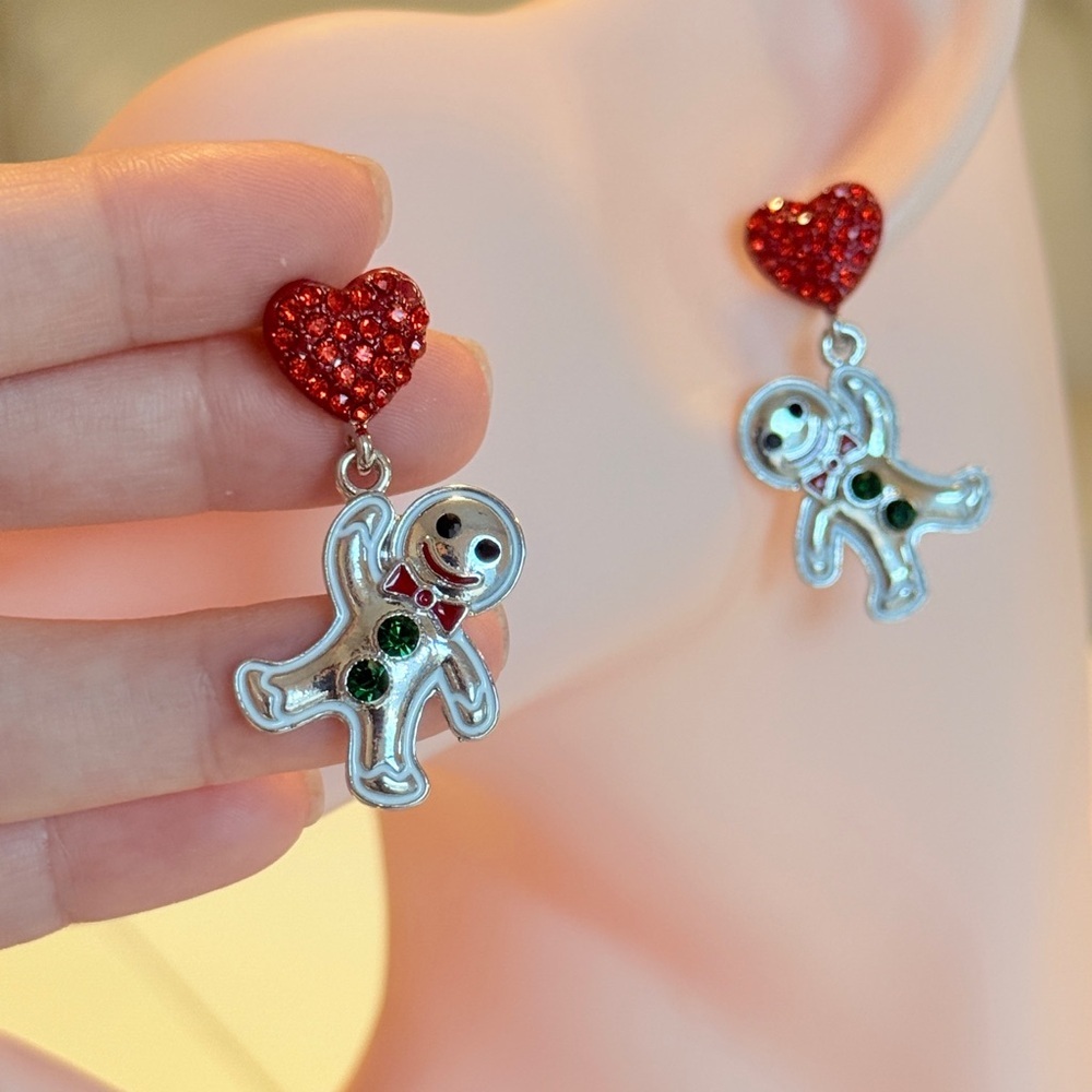 ⚜️ Silver Gingerbread Man Earrings with Red Hearts - Picture 5 of 9